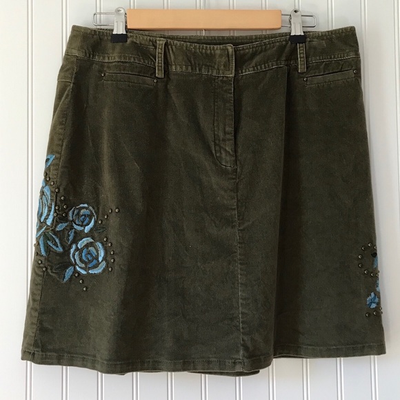 Nine & Co. Dresses & Skirts - Green Corduroy Skirt with Flower Embroidery